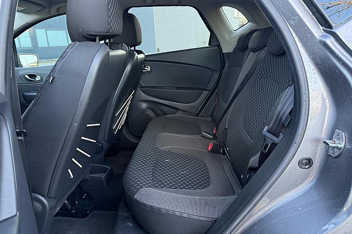 Renault Captur 1.2 TCe Intens , KEYLESS, CARPLAY, NAVI, TREKHAAK, CRUISE CONTROLE, ZELF IN PARKEER FUNCTIE, ACHTERUITRIJ CAMERA, DEALERONDERHOUDEN, BOEKJES, NL AUTO, RUIM UITGEVOERDE AUTOMAAT MET LAGE KMS