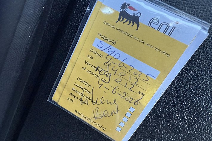 Renault Captur 1.2 TCe Intens , KEYLESS, CARPLAY, NAVI, TREKHAAK, CRUISE CONTROLE, ZELF IN PARKEER FUNCTIE, ACHTERUITRIJ CAMERA, DEALERONDERHOUDEN, BOEKJES, NL AUTO, RUIM UITGEVOERDE AUTOMAAT MET LAGE KMS