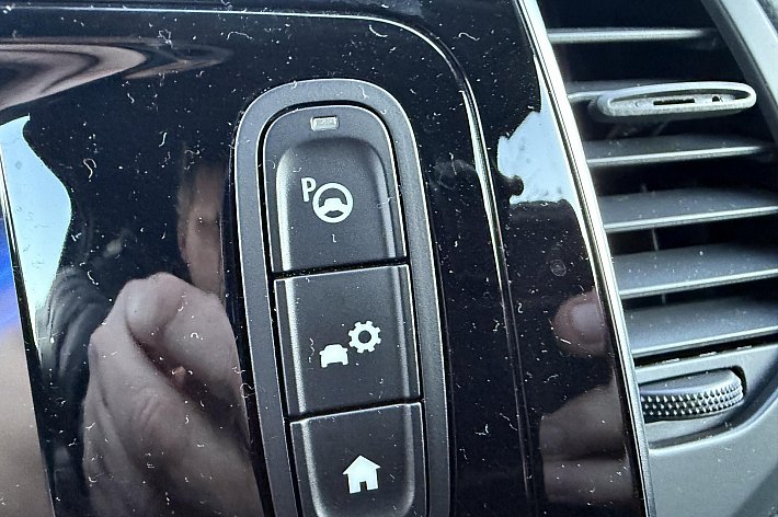 Renault Captur 1.2 TCe Intens , KEYLESS, CARPLAY, NAVI, TREKHAAK, CRUISE CONTROLE, ZELF IN PARKEER FUNCTIE, ACHTERUITRIJ CAMERA, DEALERONDERHOUDEN, BOEKJES, NL AUTO, RUIM UITGEVOERDE AUTOMAAT MET LAGE KMS