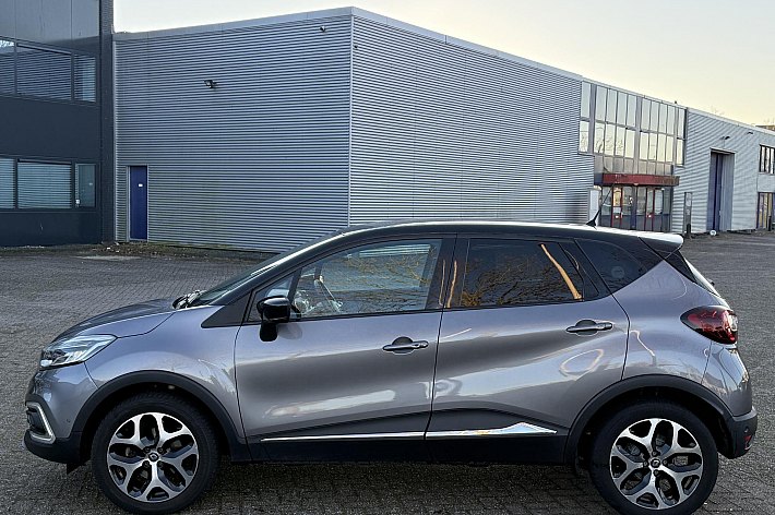Renault Captur 1.2 TCe Intens , KEYLESS, CARPLAY, NAVI, TREKHAAK, CRUISE CONTROLE, ZELF IN PARKEER FUNCTIE, ACHTERUITRIJ CAMERA, DEALERONDERHOUDEN, BOEKJES, NL AUTO, RUIM UITGEVOERDE AUTOMAAT MET LAGE KMS
