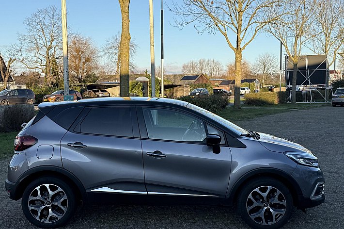 Renault Captur 1.2 TCe Intens , KEYLESS, CARPLAY, NAVI, TREKHAAK, CRUISE CONTROLE, ZELF IN PARKEER FUNCTIE, ACHTERUITRIJ CAMERA, DEALERONDERHOUDEN, BOEKJES, NL AUTO, RUIM UITGEVOERDE AUTOMAAT MET LAGE KMS