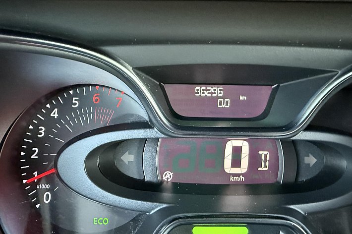 Renault Captur 1.2 TCe Intens , KEYLESS, CARPLAY, NAVI, TREKHAAK, CRUISE CONTROLE, ZELF IN PARKEER FUNCTIE, ACHTERUITRIJ CAMERA, DEALERONDERHOUDEN, BOEKJES, NL AUTO, RUIM UITGEVOERDE AUTOMAAT MET LAGE KMS