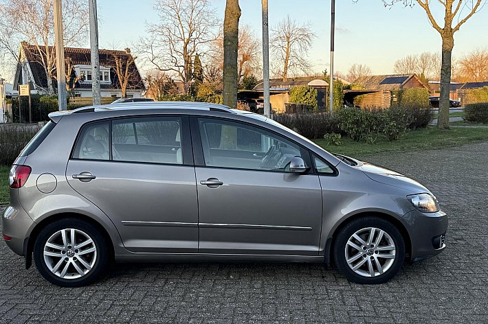 Volkswagen Golf Plus 1.4 TSI Highline , HOOG ZITTER, AIRCO, CRUISE CONTROLE, AUTOMAAT, TREKHAAK, NL AUTO, DEALER ONDERHOUDEN, BOEKJES AANWEZIG, RIJDT EN SCHAKELT SUPER