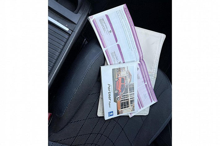 Peugeot Partner Tepee 1.6 VTi XT Style , TREKHAAK, AIRCO, CRUISE CONTROLE, SUPER NETTE AUTO, LUXE INTERIEUR, RECENT GROOT ONDERHOUD GEHAD, BOEKJES AANWEZIG,