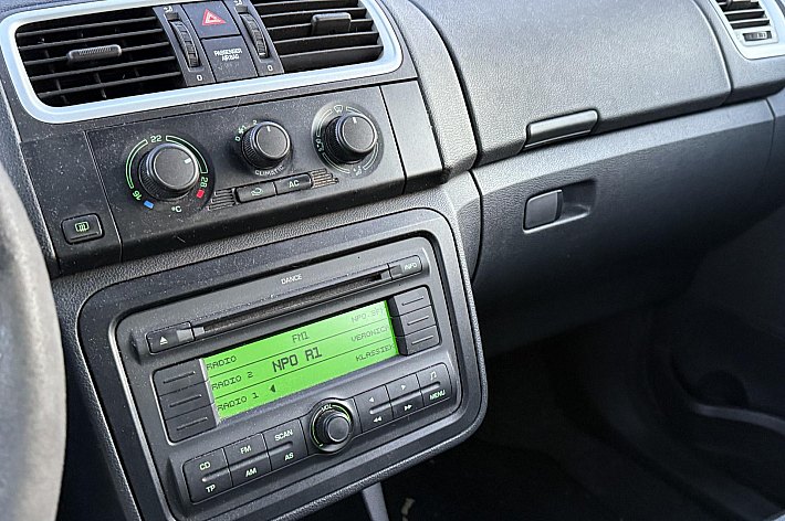 Škoda Fabia 1.2-12V Ambiente , AIRCO, CRUISE CONTROLE, 160.000 KM NAP, INGERUILD, GAAT ZO WEG NAAR LIEFHEBBER, NIET DE MOOISTE, WEL TECHNISCH GOED, VOLLEDIGE ONDERHOUDEN, BOEKJES FACTUREN AANWEZIG, ZELF SCHOONMAKEN