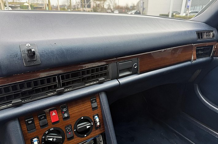 Mercedes-Benz S-Klasse 280 S , AIRCO, VOLLEDER INTERIEUR, SCHUIF/KANTELDAK, NIEUWE SCHOKBREKERS, NWE REMMEN, NWE CONTINENTAL BANDEN, 4 X ELECTRISCHE RAMEN, RECHTER BUITEN SPIEGEL ELECTRISCH, 167.548 KM, BOEKJES AANWEZIG, MOTOR VOLLEDIGE REVISIE GEHAD, NWE CARBERATUR, MOTOR LOOP