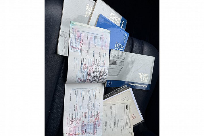 Mercedes-Benz S-Klasse 280 S , AIRCO, VOLLEDER INTERIEUR, SCHUIF/KANTELDAK, NIEUWE SCHOKBREKERS, NWE REMMEN, NWE CONTINENTAL BANDEN, 4 X ELECTRISCHE RAMEN, RECHTER BUITEN SPIEGEL ELECTRISCH, 167.548 KM, BOEKJES AANWEZIG, MOTOR VOLLEDIGE REVISIE GEHAD, NWE CARBERATUR, MOTOR LOOP