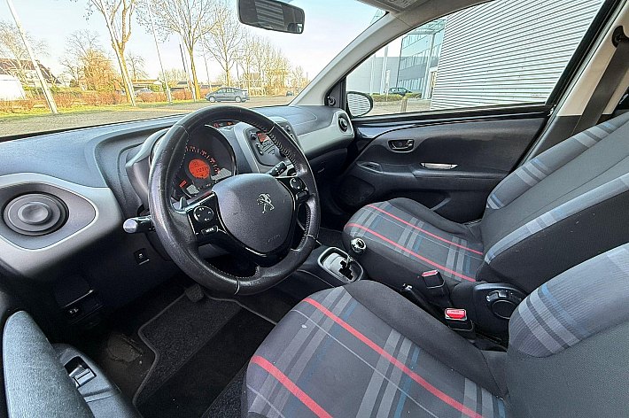 Peugeot 108 1.0 VTi Active , AUTOMAAT, AIRCO, F1 FLIPPERS, SPORTSTUUR, SPORTSTOELEN, BLUETOOTH, USB, 5 DEURS, AUTO RIJDT EN SCHAKELT SUPER, ZEER ZUINIG