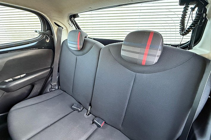 Peugeot 108 1.0 VTi Active , AUTOMAAT, AIRCO, F1 FLIPPERS, SPORTSTUUR, SPORTSTOELEN, BLUETOOTH, USB, 5 DEURS, AUTO RIJDT EN SCHAKELT SUPER, ZEER ZUINIG