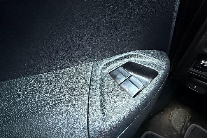 Peugeot 108 1.0 VTi Active , AUTOMAAT, AIRCO, F1 FLIPPERS, SPORTSTUUR, SPORTSTOELEN, BLUETOOTH, USB, 5 DEURS, AUTO RIJDT EN SCHAKELT SUPER, ZEER ZUINIG