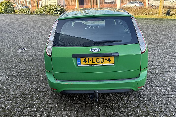 Ford FOCUS Wagon 1.6 Titanium , AIRCO, CRUISE, TREKHAAK, INRUILER RIJDT GOED, RADIO/NAVI WERKT NIET, APK 22-6-2026, ZO MEENEMEN VOOR DE LIEFHEBBER, NAKIJKEN EN PROEFRIJDEN GEEN PROBLEEM, GARANTIE GEEN.