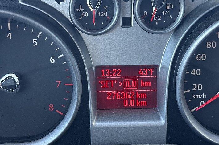 Ford FOCUS Wagon 1.6 Titanium , AIRCO, CRUISE, TREKHAAK, INRUILER RIJDT GOED, RADIO/NAVI WERKT NIET, APK 22-6-2026, ZO MEENEMEN VOOR DE LIEFHEBBER, NAKIJKEN EN PROEFRIJDEN GEEN PROBLEEM, GARANTIE GEEN.