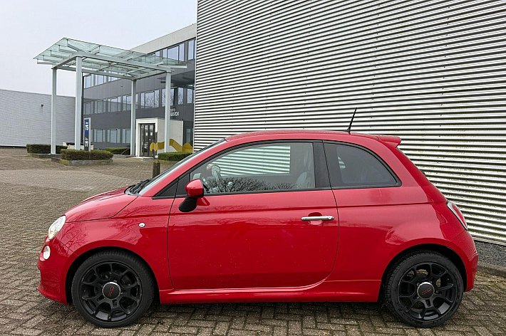 Fiat 500 0.9 TwinAir Turbo 500S , AIRCO, NAVI / CARPLAY, SPORTSTOELEN, SPORTVELGEN, BOEKJES AANWEZIG, RECENT NIEUWE KOPPELING EN VLIEGWIEL GEHAD, SUPER ZUINIG EN TOCH SPORTIEF MET VELE OPTIES