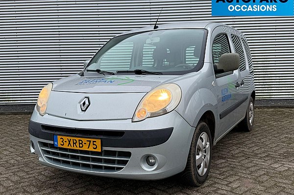 Renault Grand Kangoo Family 1.5 dCi Expression AIRCO, 4 ZITPLAATSEN, INRIJPLAAT, EX INVALIDEAUTO, NU GESCHIKT VOOR SCOOTER/FIETSEN ETC OF VOOR DE EXPORT, GEEN GORDELS ETC VOOR ROLSTOEL AANWEZIG DUS DAAR IS HIJ NIET BRUIKBAAR VOOR !!, RIJDT EN SCHAKELT GOED. MEENEEMPRIJS, NAKIJKEN OF