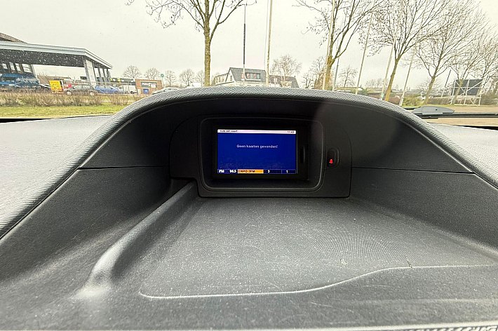 Renault Grand Kangoo Family 1.5 dCi Expression AIRCO, 4 ZITPLAATSEN, INRIJPLAAT, EX INVALIDEAUTO, NU GESCHIKT VOOR SCOOTER/FIETSEN ETC OF VOOR DE EXPORT, GEEN GORDELS ETC VOOR ROLSTOEL AANWEZIG DUS DAAR IS HIJ NIET BRUIKBAAR VOOR !!, RIJDT EN SCHAKELT GOED. MEENEEMPRIJS, NAKIJKEN OF