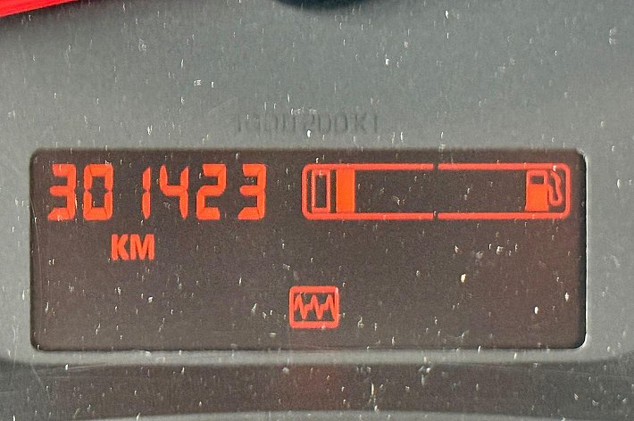 Renault Grand Kangoo Family 1.5 dCi Expression AIRCO, 4 ZITPLAATSEN, INRIJPLAAT, EX INVALIDEAUTO, NU GESCHIKT VOOR SCOOTER/FIETSEN ETC OF VOOR DE EXPORT, GEEN GORDELS ETC VOOR ROLSTOEL AANWEZIG DUS DAAR IS HIJ NIET BRUIKBAAR VOOR !!, RIJDT EN SCHAKELT GOED. MEENEEMPRIJS, NAKIJKEN OF