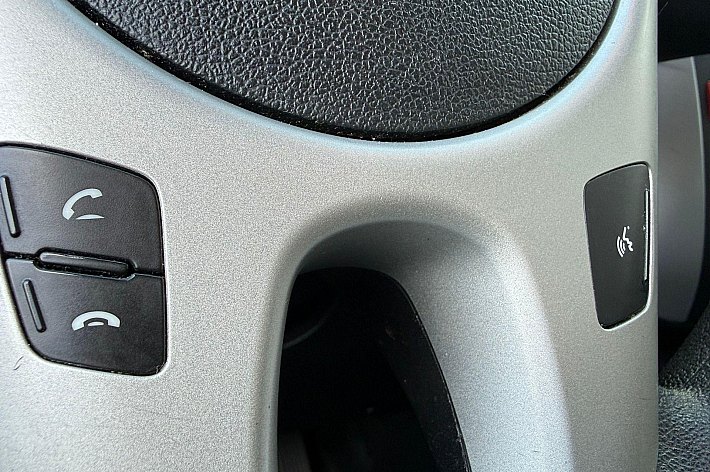 Kia Venga 1.4 CVVT Seven , CRUISE CONTROLE, NAVI, AIRCO, ACHTERUIT RIJCAMERA, HOOGZITTER, BOEKJES, 5 DEURS, RIJDT EN SCHAKELT GOED, LICHTE GEBRUIKERSSPOREN VERWACHTBAAR CONFORM LEEFTIJD AANWEZIG