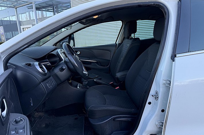 Renault Clio 0.9 TCe Eco2 Limited , AIRCO, CRUISE CONTROLE, 1e EIGENAAR, NAVI, LIMITED INTERIEUR, BOEKJES, GOED RIJDENDE EN ZEER ZUINIGE CLIO, SPORTVELGEN