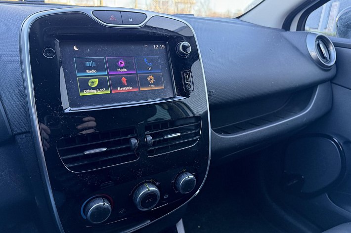 Renault Clio 0.9 TCe Eco2 Limited , AIRCO, CRUISE CONTROLE, 1e EIGENAAR, NAVI, LIMITED INTERIEUR, BOEKJES, GOED RIJDENDE EN ZEER ZUINIGE CLIO, SPORTVELGEN