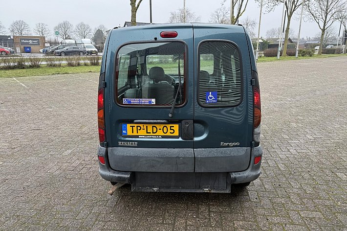 Renault Kangoo 1.2 RT , BENZINE UITVOERING, INRIJPLAAT, IDEAAL VOOR VERVOER SCOOTMOBIEL OF MOTOR, GEEN GORDELS ACHTER AANWEZIG DUS NIET MEER GESCHIKT VOOR ROLSTOEL VERVOER!