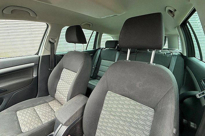 Škoda Octavia Combi 1.2 TSI Ambition Business Line , AUTOMAAT, CRUISE CONTROLE, NAVI, AIRCO, TREKHAAK, VOLLEDIG ONDERHOUDEN, BOEKJES AANWEZIG, LM-VELGEN, DUBBELE SLEUTELS, INRUIL MOGELIJK TEGEN HANDELSPRIJS