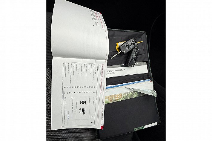 Škoda Octavia Combi 1.2 TSI Ambition Business Line , AUTOMAAT, CRUISE CONTROLE, NAVI, AIRCO, TREKHAAK, VOLLEDIG ONDERHOUDEN, BOEKJES AANWEZIG, LM-VELGEN, DUBBELE SLEUTELS, INRUIL MOGELIJK TEGEN HANDELSPRIJS