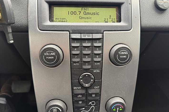 Volvo S40 2.4 Edition I , AUTOMAAT, AIRCO, CRUISE CONTROLE, TREKHAAK, DISTRIBUTIE KAN NOG 50.000 MEE, SUPER ONDERHOUDEN EN ALLES NETJES IN DE BOEKJES, RIJDT EN SCHAKELT ZEER GOED, VOORBANDEN WORDEN WAT MINDER, VERDER LEUKE VOLVO MET DE ONVERWOESTBARE 5 CILINDER MOT