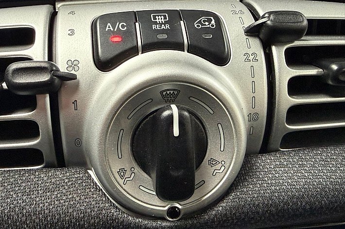 Smart Fortwo cabrio 1.0 mhd Pure AIRCO, ELECTR DAK, AUTOMAAT, GROTE NAVI / CARPLAY, ELECTRISCHE RAMEN, SPORTVELGEN, 85.166 KM, NAP