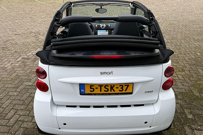 Smart Fortwo cabrio 1.0 mhd Pure AIRCO, ELECTR DAK, AUTOMAAT, GROTE NAVI / CARPLAY, ELECTRISCHE RAMEN, SPORTVELGEN, 85.166 KM, NAP