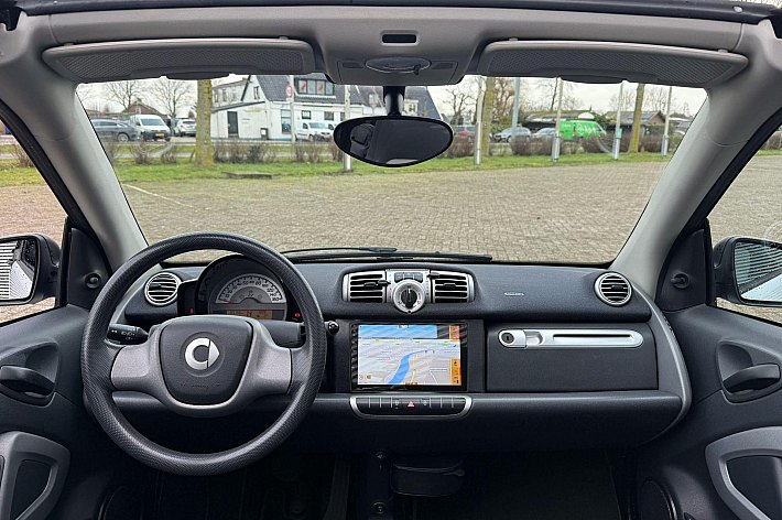 Smart Fortwo cabrio 1.0 mhd Pure AIRCO, ELECTR DAK, AUTOMAAT, GROTE NAVI / CARPLAY, ELECTRISCHE RAMEN, SPORTVELGEN, 85.166 KM, NAP