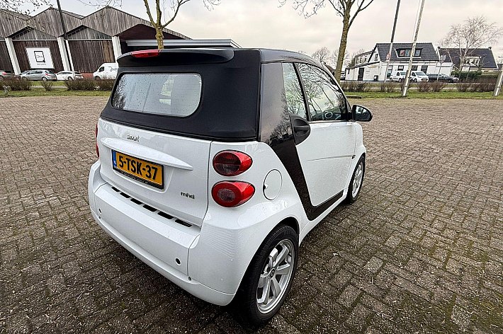Smart Fortwo cabrio 1.0 mhd Pure AIRCO, ELECTR DAK, AUTOMAAT, GROTE NAVI / CARPLAY, ELECTRISCHE RAMEN, SPORTVELGEN, 85.166 KM, NAP