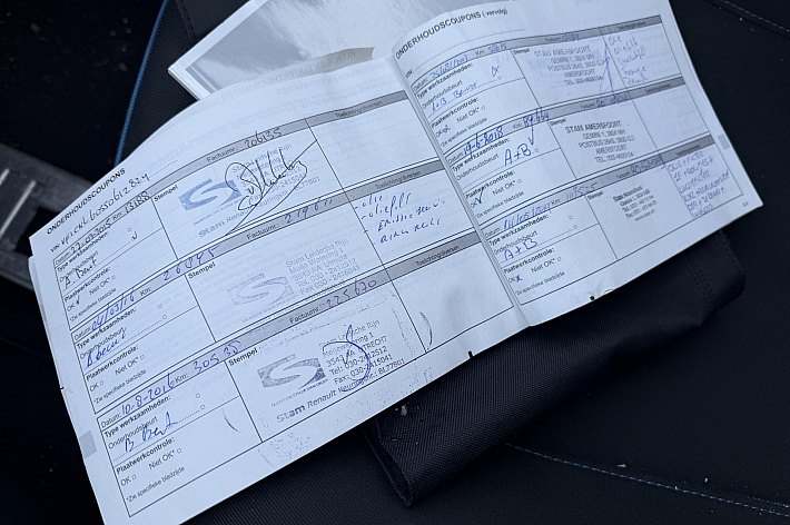 Renault Twingo 1.2 16V Limited Edition , AIRCO, BLUETOOTH, NR 11 van 100, PDC ACHTER, STUURBEKRACHTIGING, VOLLEDIG ONDERHOUDEN, BOEKJES, LEUKE SPORTIEVE EN TOCH ZUINGE UITVOERING