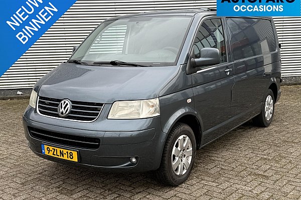Volkswagen  Transporter tdi 96 kw aut , CAMPER, AUTOMAAT, KOELKAST, CRUISE CONTROLE, NAVI, HEFDAK, TREKHAAK, 2 SLAAPPLAATSEN, GASFORNUIS/SPOELBAKJE, WATERTANK, USB OPLAADPUNTEN, DRAAISTOELEN VOOR, ETC, ETC, RIJDT EN SCHAKELT PREFECT, GOED ONDERHOUDEN, BOEKJES AANWEZI