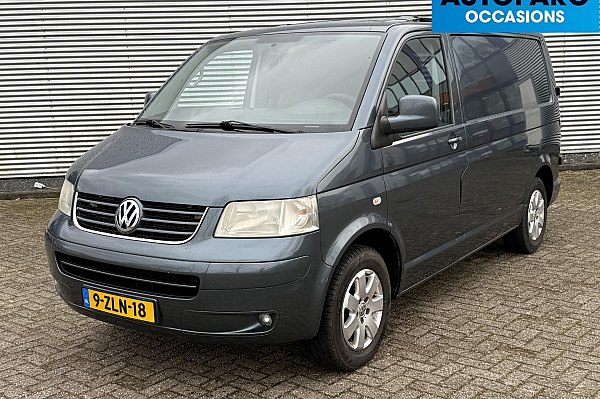 Volkswagen  Transporter tdi 96 kw aut , CAMPER, AUTOMAAT, KOELKAST, CRUISE CONTROLE, NAVI, HEFDAK, TREKHAAK, 2 SLAAPPLAATSEN, GASFORNUIS/SPOELBAKJE, WATERTANK, USB OPLAADPUNTEN, DRAAISTOELEN VOOR, ETC, ETC, RIJDT EN SCHAKELT PREFECT, GOED ONDERHOUDEN, BOEKJES AANWEZI