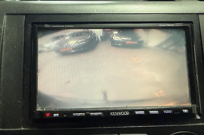 Volkswagen  Transporter tdi 96 kw aut , CAMPER, AUTOMAAT, KOELKAST, CRUISE CONTROLE, NAVI, HEFDAK, TREKHAAK, 2 SLAAPPLAATSEN, GASFORNUIS/SPOELBAKJE, WATERTANK, USB OPLAADPUNTEN, DRAAISTOELEN VOOR, ETC, ETC, RIJDT EN SCHAKELT PREFECT, GOED ONDERHOUDEN, BOEKJES AANWEZI