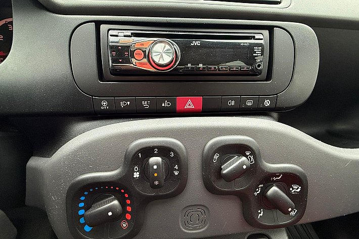 Fiat Panda CLIMBING 4X4 ,0.9 TURBO, AIRCO, 6 BAK, CITY STEERING, START STOP, ELECTR RAMEN, BOEKJES, VOLLEDIG ONDERHOUDEN, NETTE EN GOEDRIJDENDE 4X4
