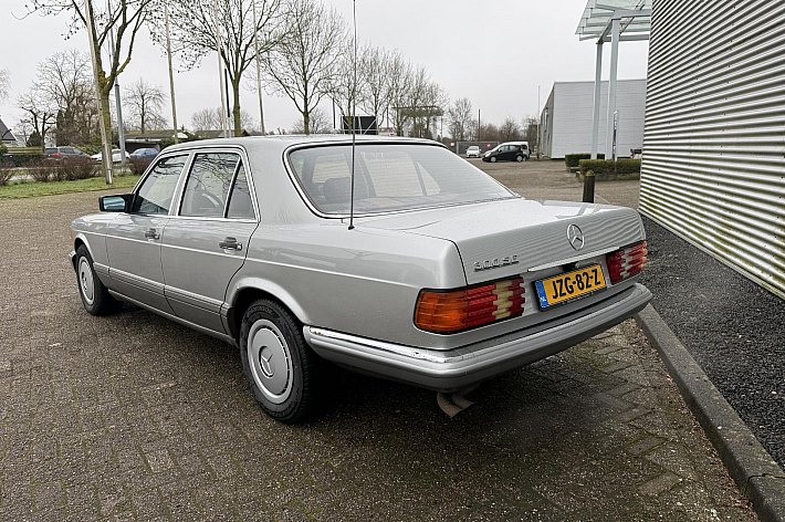 Mercedes-Benz 200-500 (W126) 300SE DEZE MOOIE 300SE IS VOORZIEN VAN O.A. AUTOMAAT, AIRCO, WEGENBELASTINGVRIJ, INTERIEUR EN EXTERIEUR ZEER NETJES.