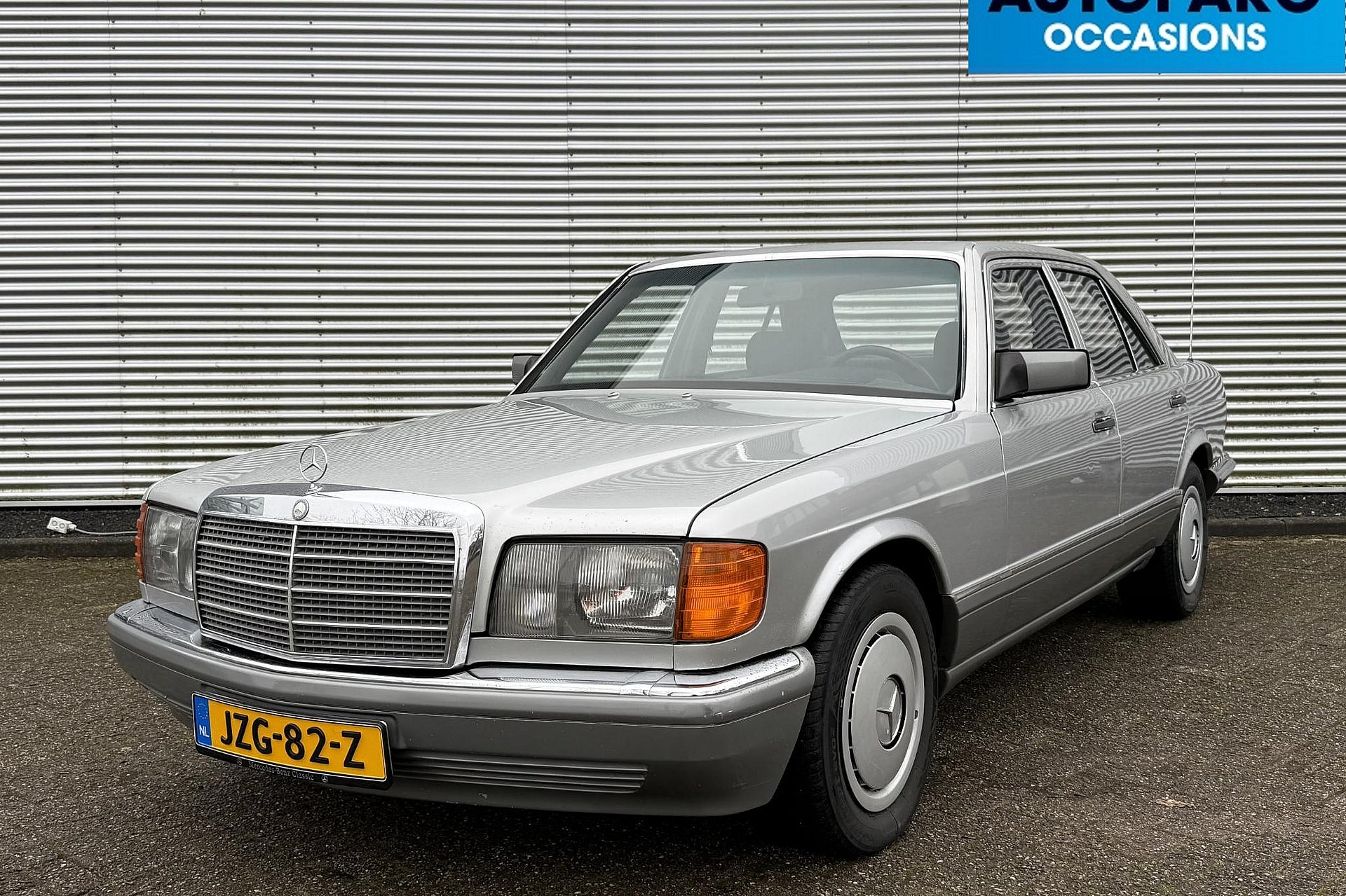 Mercedes-Benz 200-500 (W126)
