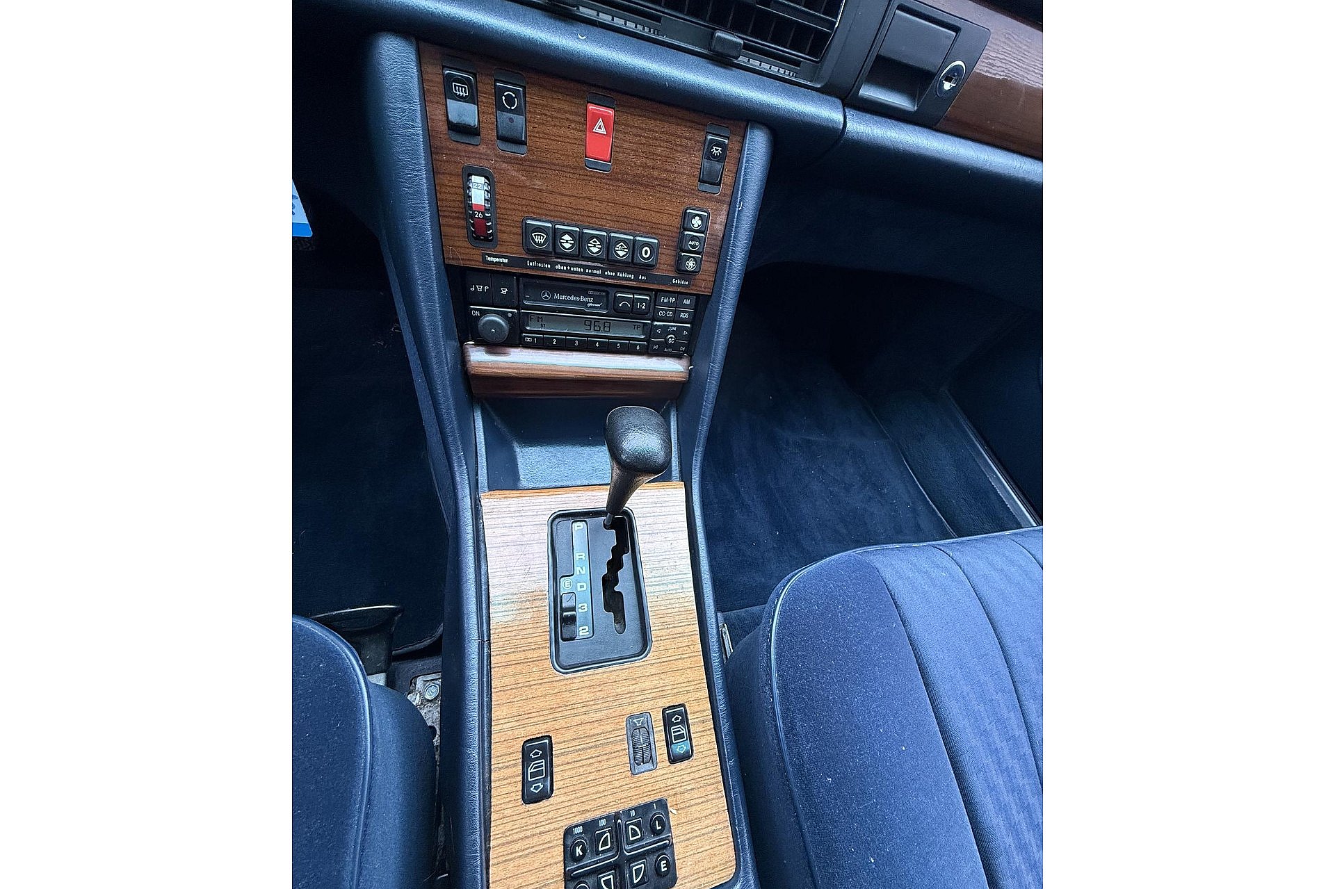 Mercedes-Benz 200-500 (W126)