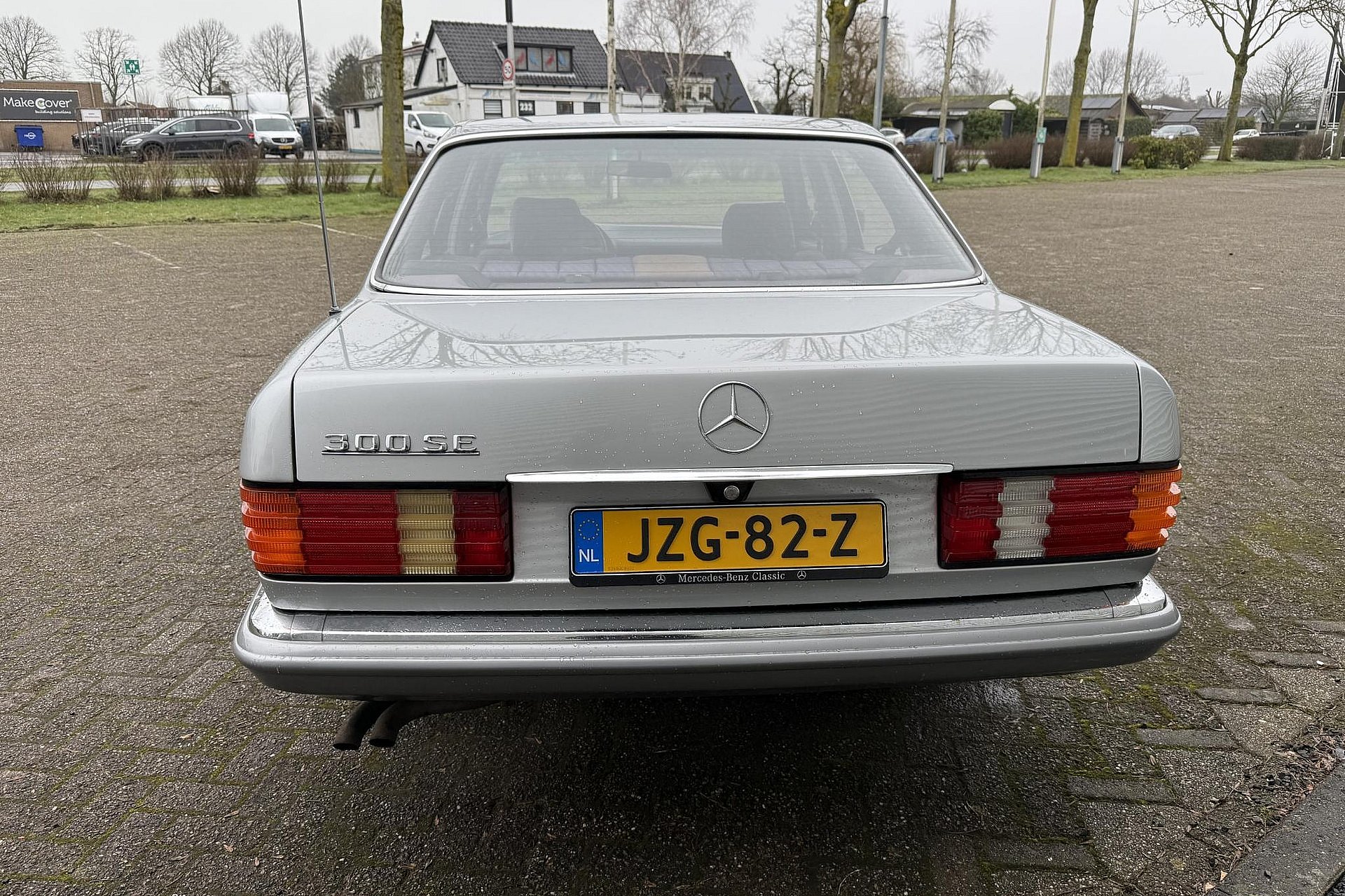 Mercedes-Benz 200-500 (W126)