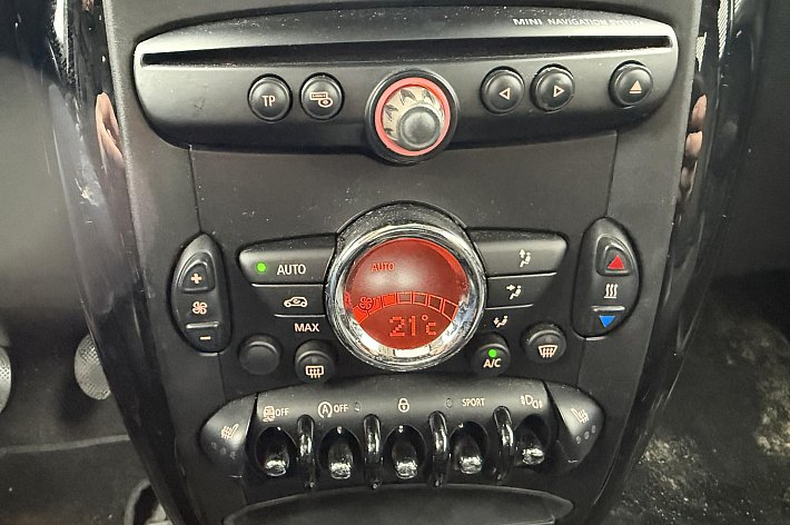 MINI Countryman 1.6 Cooper Chili , PANORAMADAK, HALF LEDER, CRUISE CONTROLE, NAVIGATIE, PDC ACHTER, 6 BAK, DUBBELE SLEUTELS, VOLLEDIG ONDERHOUDEN, BOEKJES AANWEZIG, RECENT POELIE EN SPANNERS VERNIEUWD, TOPAUTO MET VEEL MOOIE OPTIES