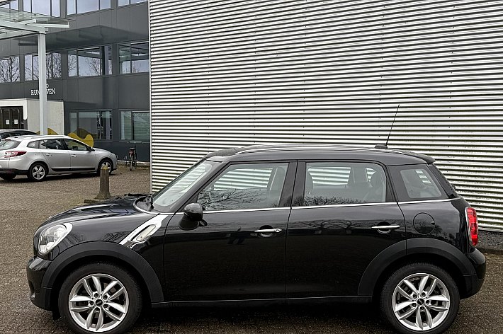MINI Countryman 1.6 Cooper Chili , PANORAMADAK, HALF LEDER, CRUISE CONTROLE, NAVIGATIE, PDC ACHTER, 6 BAK, DUBBELE SLEUTELS, VOLLEDIG ONDERHOUDEN, BOEKJES AANWEZIG, RECENT POELIE EN SPANNERS VERNIEUWD, TOPAUTO MET VEEL MOOIE OPTIES
