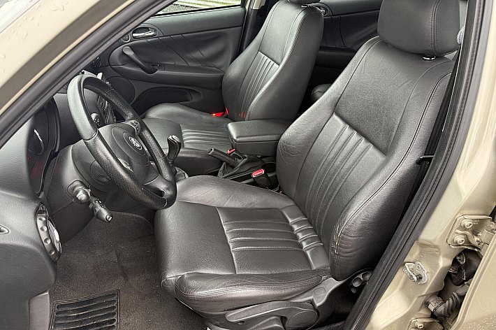 Alfa Romeo 147 1.6 T.Spark Veloce Collezione , LEDER, 125.977 KM N.A.P., AIRCO, CRUISE CONTROLE, TREKHAAK, RECENT NWE DISTRIBUTIE GEHAD, NWE AIRCO POMP, ALLE FACTUREN TOT AAN HEDEN AANWEZIG, BOEKJES, UNIEKE KM STAND, RIJDT SUPER, VOOR DE LIEFHEBBER!!!!