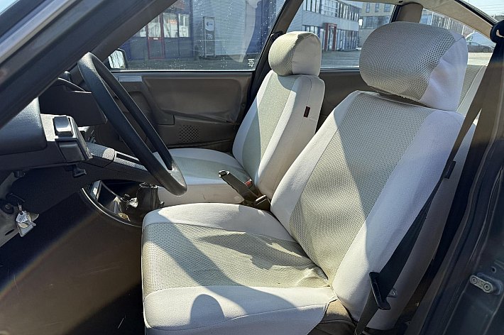 Citroën CX 2.0 , WEGENBELASTINGVRIJ, STUURBEKRACHTIGING, GOEDE HYDROLIEK, NIEUWE KOPPELING, NIEUWE DISTRIBUTIE, NIEUWE KERINGEN, NIEUWE MIDDENDEMPER, NIEUWE KRUKAS KERINGEN, NIEUWE MULTIRIEM, FACTUUR AANWEZIG, ORIGINELE KM 176.968 km TELLER 1 x ROND GEWEEST, NAP AAN