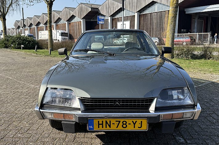 Citroën CX 2.0 , WEGENBELASTINGVRIJ, STUURBEKRACHTIGING, GOEDE HYDROLIEK, NIEUWE KOPPELING, NIEUWE DISTRIBUTIE, NIEUWE KERINGEN, NIEUWE MIDDENDEMPER, NIEUWE KRUKAS KERINGEN, NIEUWE MULTIRIEM, FACTUUR AANWEZIG, ORIGINELE KM 176.968 km TELLER 1 x ROND GEWEEST, NAP AAN