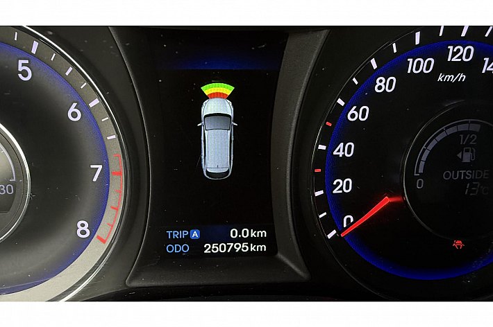 Hyundai i40 Wagon 1.6 GDI Blue Business Edition , AIRCO, NAVI, CRUISE, PDC VOOR EN ACHTER, TREKHAAK, ACHTERUITRIJCAMERA, LICHT METALENVELGEN, INKLAPBARE SPIEGELS, 6 BAK, SCHERPE VASTE PRIJS !!!