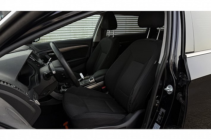 Hyundai i40 Wagon 1.6 GDI Blue Business Edition , AIRCO, NAVI, CRUISE, PDC VOOR EN ACHTER, TREKHAAK, ACHTERUITRIJCAMERA, LICHT METALENVELGEN, INKLAPBARE SPIEGELS, 6 BAK, SCHERPE VASTE PRIJS !!!