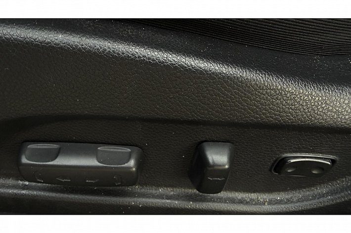 Hyundai i40 Wagon 1.6 GDI Blue Business Edition , AIRCO, NAVI, CRUISE, PDC VOOR EN ACHTER, TREKHAAK, ACHTERUITRIJCAMERA, LICHT METALENVELGEN, INKLAPBARE SPIEGELS, 6 BAK, SCHERPE VASTE PRIJS !!!