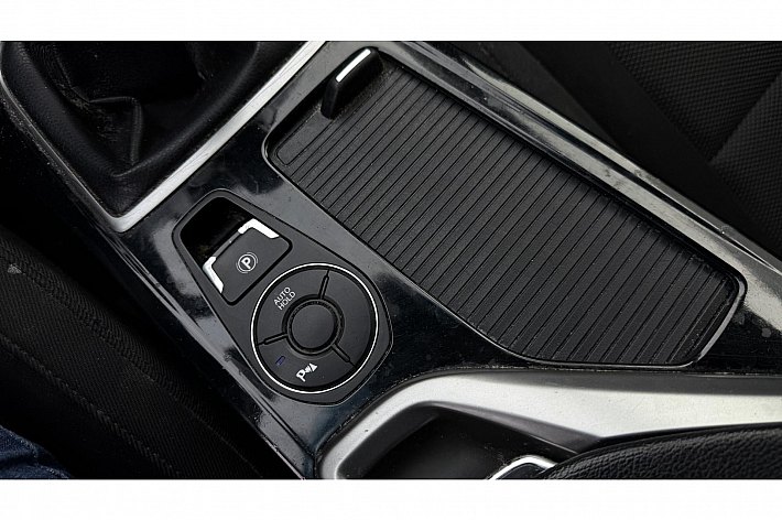 Hyundai i40 Wagon 1.6 GDI Blue Business Edition , AIRCO, NAVI, CRUISE, PDC VOOR EN ACHTER, TREKHAAK, ACHTERUITRIJCAMERA, LICHT METALENVELGEN, INKLAPBARE SPIEGELS, 6 BAK, SCHERPE VASTE PRIJS !!!