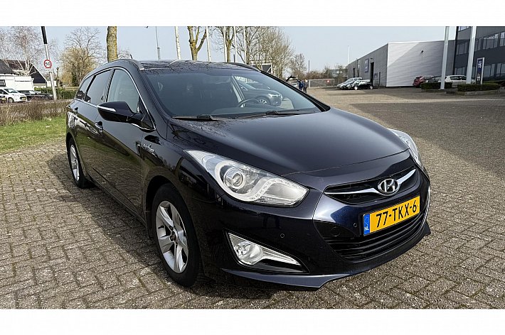 Hyundai i40 Wagon 1.6 GDI Blue Business Edition , AIRCO, NAVI, CRUISE, PDC VOOR EN ACHTER, TREKHAAK, ACHTERUITRIJCAMERA, LICHT METALENVELGEN, INKLAPBARE SPIEGELS, 6 BAK, SCHERPE VASTE PRIJS !!!